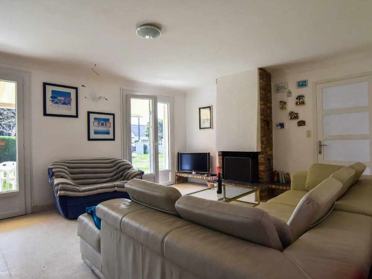 Peaceful Holiday Home Near The Beach Pénestin